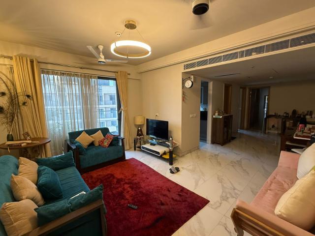 Resale | 4 BHK + Servant Room 360 Sq.Yd. Apartment in DLF The Grove