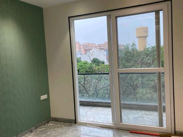 Resale | 4 BHK + Servant Room 3715 Sq.Ft. Apartment in M3M Altitude
