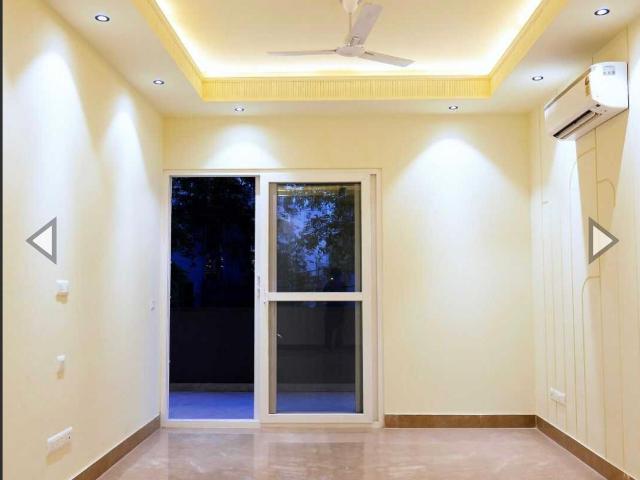 Resale | 4 BHK + Servant Room 3730 Sq.Ft. Penthouse in Huda CGHS