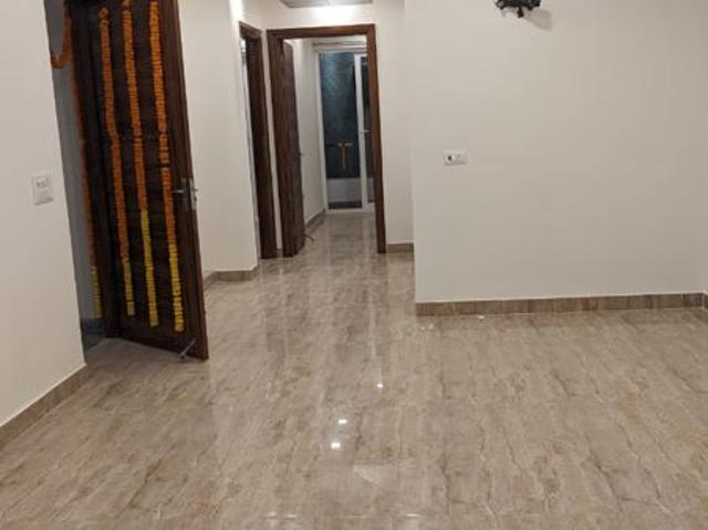 Resale | 4 BHK + Servant Room 3750 Sq.Ft. Apartment in Sector 76