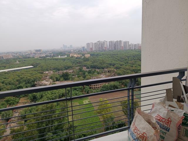 Resale | 4 BHK + Servant Room 3850 Sq.Ft. Apartment in Parx Laureate