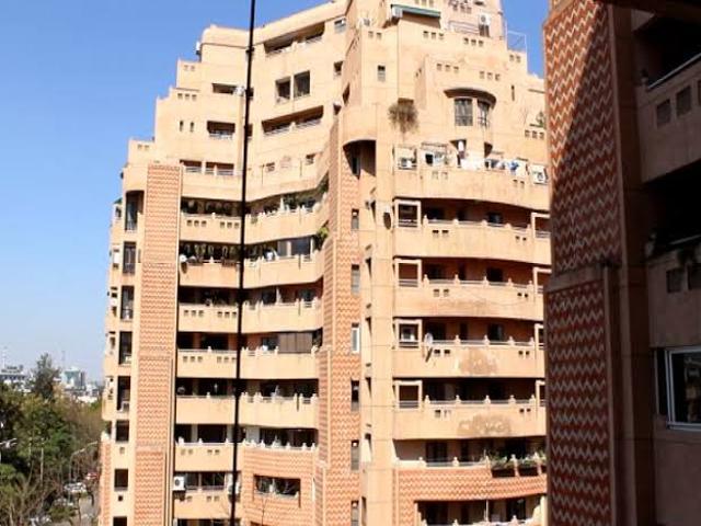 Resale | 4 BHK + Servant Room 3850 Sq.Ft. Apartment in Unitech Heritage City