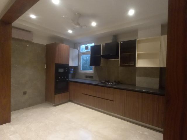 Resale | 4 BHK + Servant Room 3900 Sq.Ft. Apartment in Silverglades The Ivy