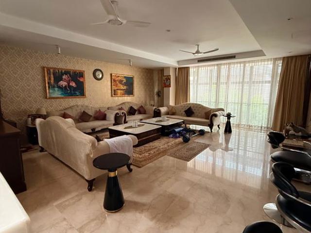 Resale | 4 BHK + Servant Room 3935 Sq.Ft. Villa in Embassy Boulevard