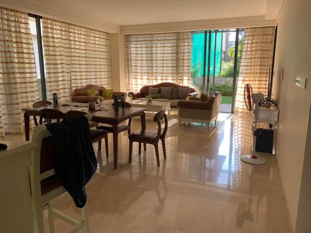 Resale | 4 BHK + Servant Room 3935 Sq.Ft. Villa in Embassy Boulevard