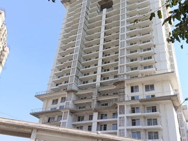 Resale | 4 BHK + Servant Room 3965 Sq.Ft. Apartment in Godrej Palm Retreat