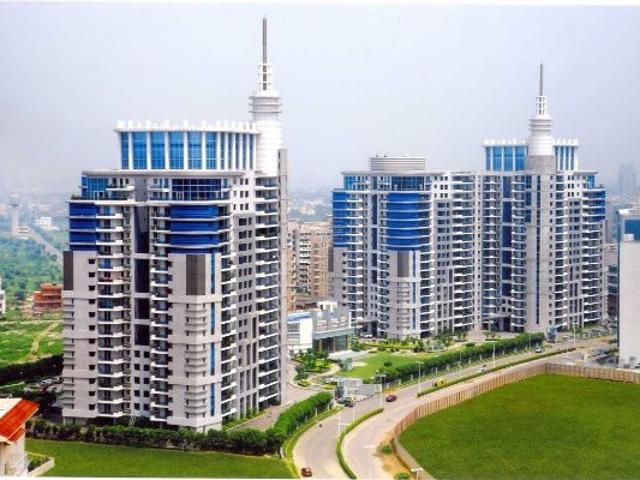 Resale | 4 BHK + Servant Room 3979 Sq.Ft. Apartment in DLF The Pinnacle