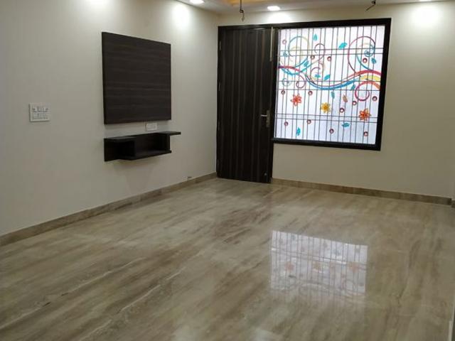 Resale | 4 BHK + Servant Room 3000 Sq.Ft. Apartment in Pioneer Park Presidia