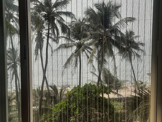 Resale | 4 BHK + Servant Room 3000 Sq.Ft. Apartment in Sea Touch