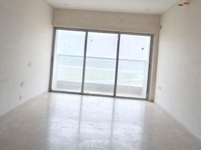 Resale | 4 BHK + Servant Room 3100 Sq.Ft. Apartment in Rustomjee Elita