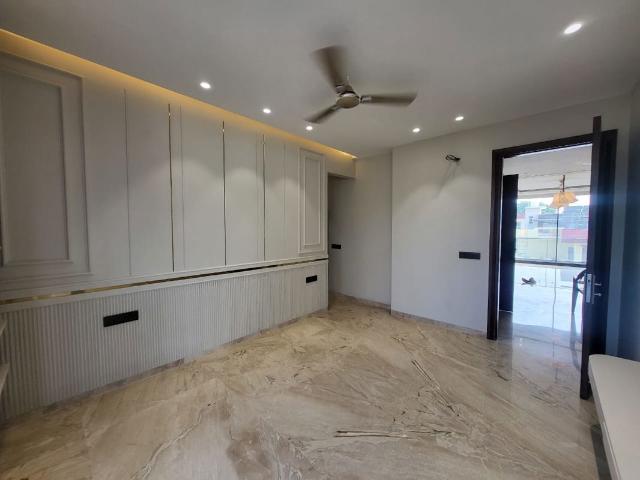 Resale | 4 BHK + Servant Room 3110 Sq.Ft. Apartment in Vipul Belmonte