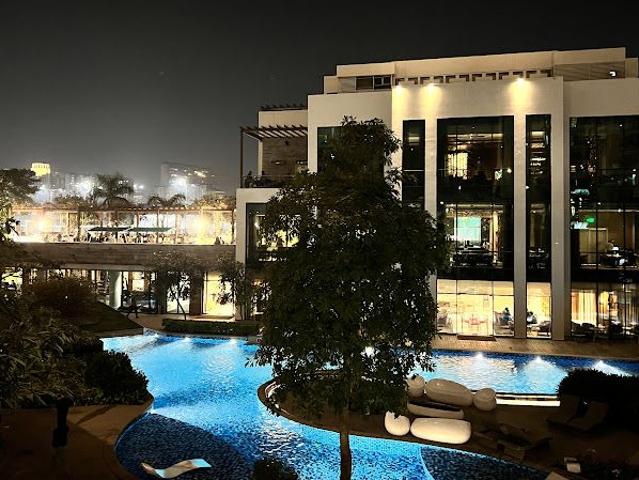 Resale | 4 BHK + Servant Room 3150 Sq.Ft. Apartment in DLF The Crest