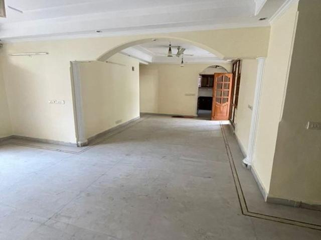 Resale | 4 BHK + Servant Room 3200 Sq.Ft. Apartment in Sheeba Apartment