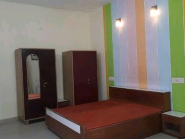 Resale | 4 BHK + Servant Room 3200 Sq.Ft. Villa in The Mall Avenue