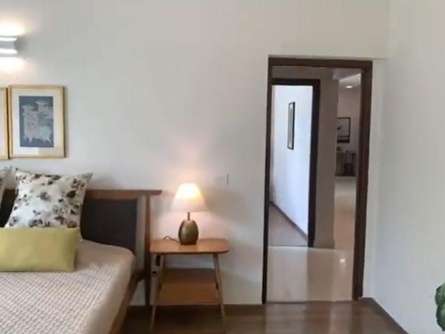 Resale | 4 BHK + Servant Room 3250 Sq.Ft. Apartment in Godrej Tropical Isle