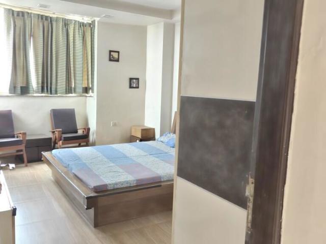 Resale | 4 BHK + Servant Room 3250 Sq.Ft. Apartment in Supertech Emerald Court