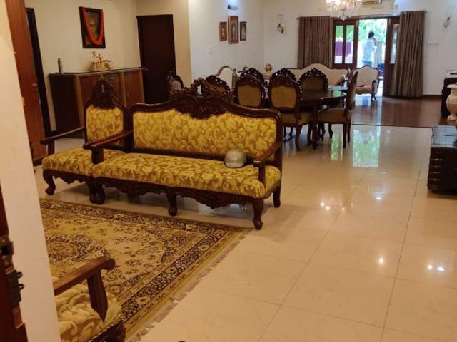Resale | 4 BHK + Servant Room 3300 Sq.Ft. Apartment in Begumpet