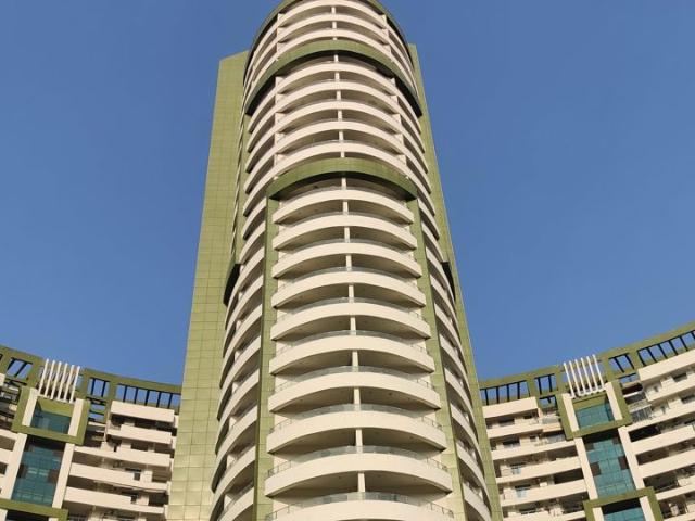 Resale | 4 BHK + Servant Room 4000 Sq.Ft. Apartment in Parx Laureate