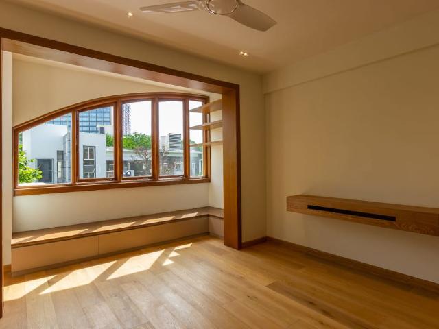 Resale | 4 BHK + Servant Room 4000 Sq.Ft. Apartment in Total Wings