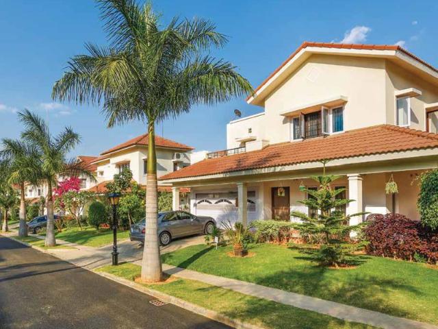 Resale | 4 BHK + Servant Room 4000 Sq.Ft. Villa in Adarsh Palm Acres