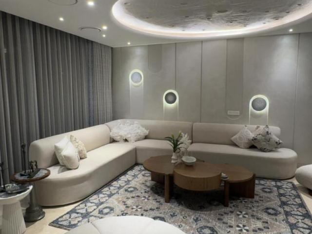 Resale | 4 BHK + Servant Room 4175 Sq.Ft. Apartment in Suncity Platinum Towers