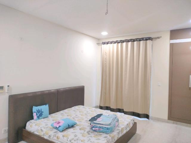 Resale | 4 BHK + Servant Room 4175 Sq.Ft. Apartment in Suncity Platinum Towers