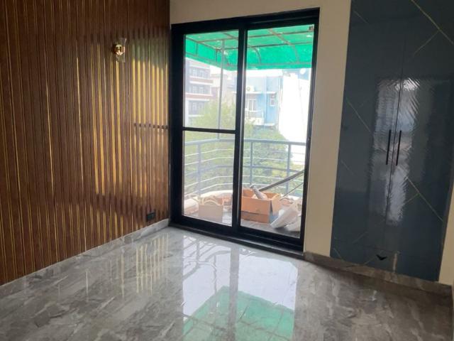 Resale | 4 BHK + Servant Room 4200 Sq.Ft. Apartment in Bestech Park View Grand Spa