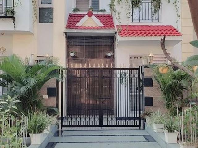 Resale | 4 BHK + Servant Room 4200 Sq.Ft. Villa in Jaypee Greens Kingswood Oriental