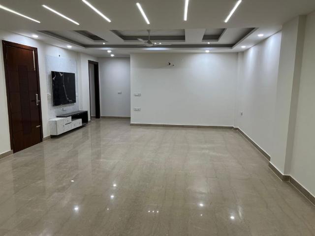 Resale | 4 BHK + Servant Room 4268 Sq.Ft. Apartment in Unitech The Close North