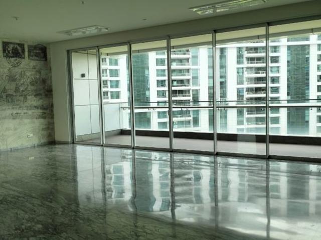 Resale | 4 BHK + Servant Room 5200 Sq.Ft. Apartment in Magarpatta City