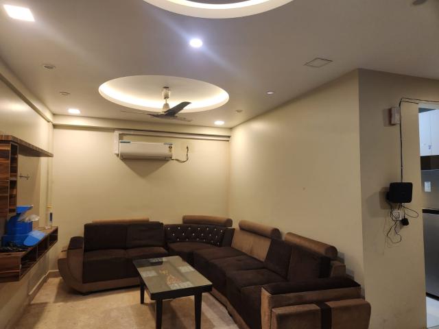 Resale | 4 BHK + Servant Room 5200 Sq.Ft. Villa in Itc Silverglades Laburnum