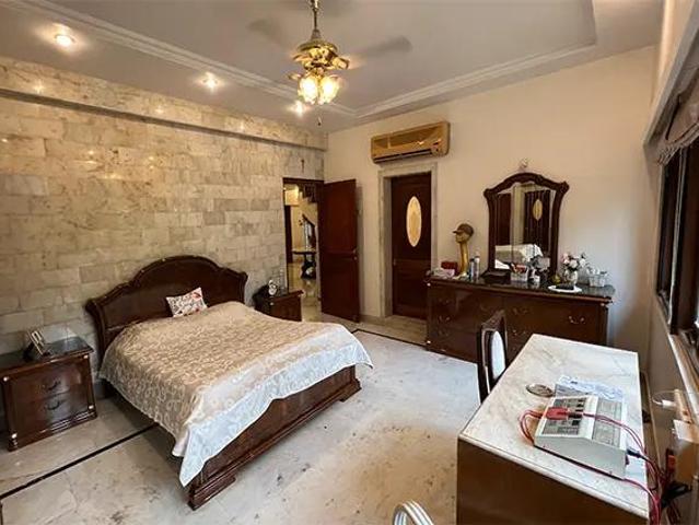 Resale | 4 BHK + Servant Room 5343 Sq.Ft. Independent House in Andheri West