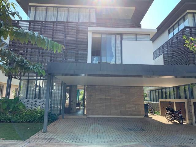Resale | 4 BHK + Servant Room 6500 Sq.Ft. Villa in Embassy Boulevard
