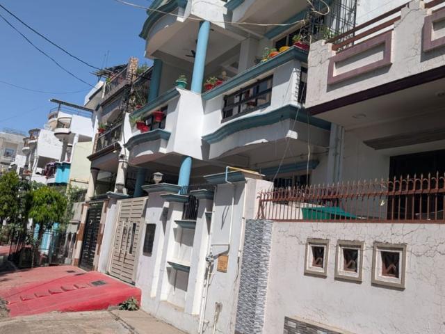 Resale | 4 BHK + Study Room 1250 Sq.Ft. Villa in Gomti Nagar