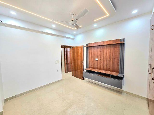 Resale | 4 BHK + Study Room 2200 Sq.Ft. Apartment in Sector 7 Dwarka