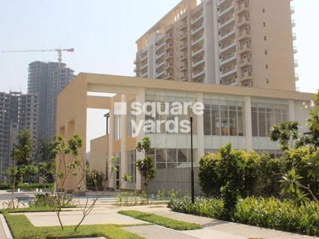 Resale | 4 BHK + Study Room 2350 Sq.Ft. Apartment in DLF Central 67