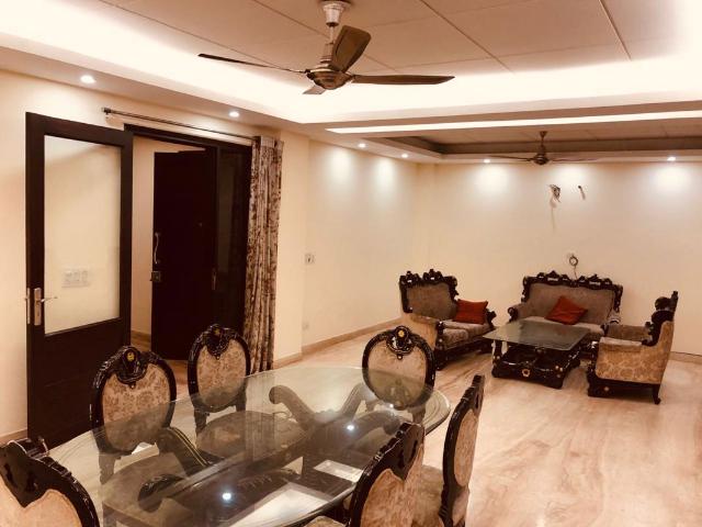 Resale | 4 BHK + Study Room 300 Sq.Yd. Apartment in Saket