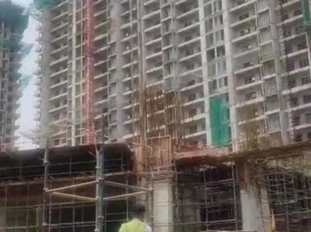 Resale | 4 BHK + Study Room 3200 Sq.Ft. Apartment in Godrej Jardinia