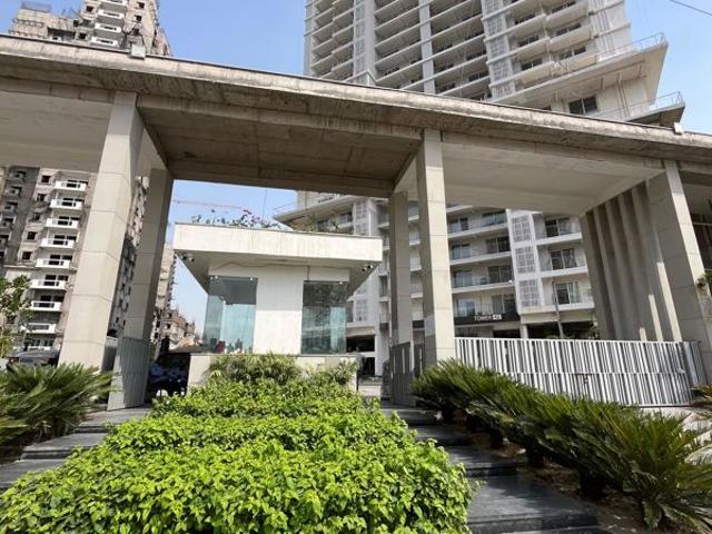 Resale | 4 BHK + Study Room 3200 Sq.Ft. Apartment in Godrej Palm Retreat