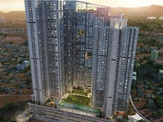 Resale | 4 BHK + Store Room 2240 Sq.Ft. Apartment in Omkar Alta Monte