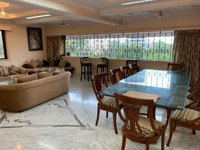 Resale | 4 BHK + Store Room 2500 Sq.Ft. Apartment in Khar West