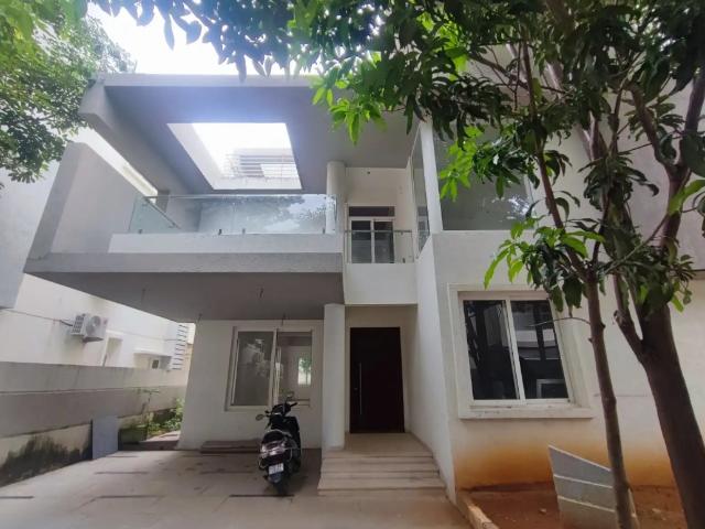 Resale | 4 BHK + Pooja Room 4584 Sq.Ft. Villa in Grand Boulevard
