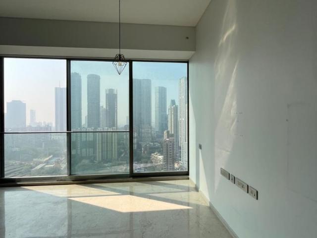 Resale | 4 BHK + Pooja Room 1700 Sq.Ft. Apartment in Rustomjee Crown Phase 2