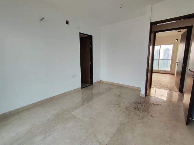 Resale | 4 BHK + Pooja Room 1800 Sq.Ft. Apartment in Sheth Avalon