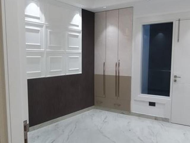Resale | 4 BHK + Pooja Room 185 Sq.Mt. Apartment in Ansal plaza