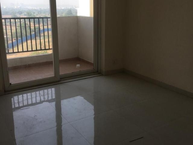 Resale | 4 BHK + Pooja Room 2100 Sq.Ft. Apartment in Emaar The Palm Drive The Sky Terraces