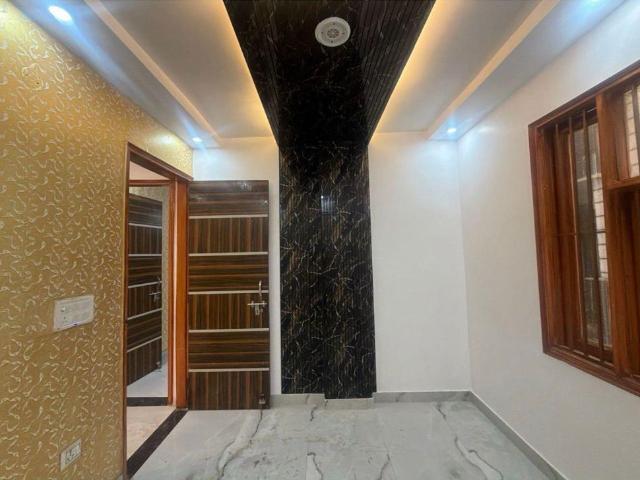 Resale | 4 BHK + Pooja Room 2200 Sq.Ft. Apartment in The Vegas