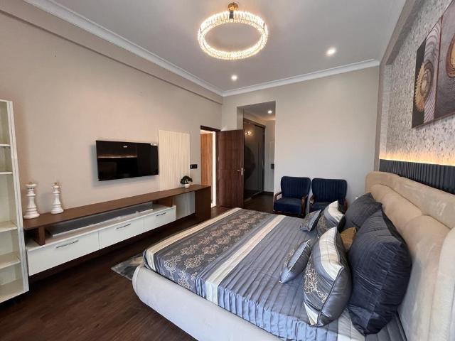 Resale | 4 BHK + Pooja Room 2248 Sq.Ft. Apartment in Sector 115