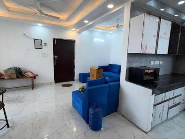 Resale | 4 BHK + Pooja Room 2300 Sq.Ft. Apartment in Gaurs Cascades