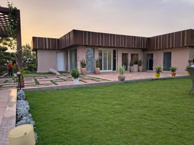 Resale | 4 BHK + Pooja Room 2300 Sq.Ft. Villa in Deva Road